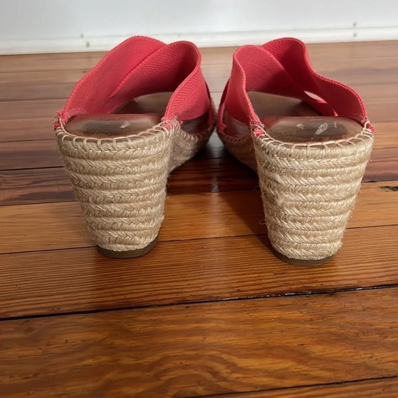 Gentle Souls by Kenneth Cole Sandals - Picture 4 of 7